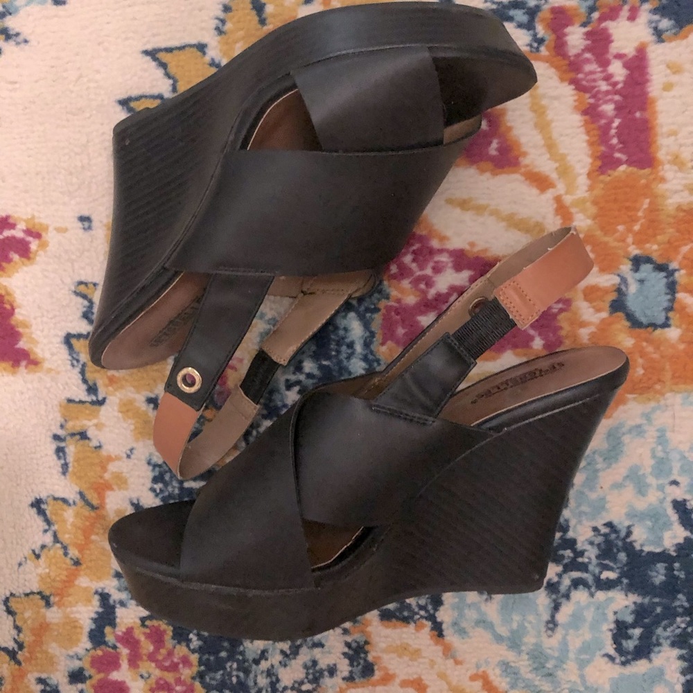 Seychelles black leather wedge sandal